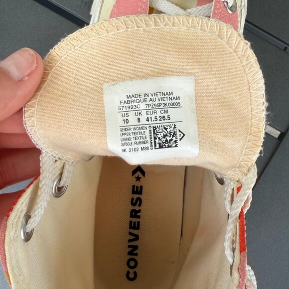 Women's Converse - Picture 8 of 8